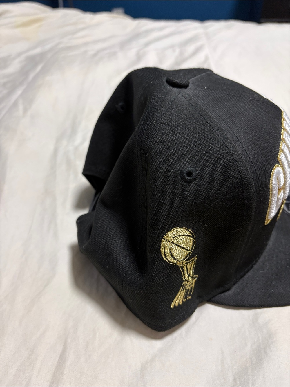 New Era Black/Gold/Red 'Champions' Snapback Hat - Picture 2 of 7